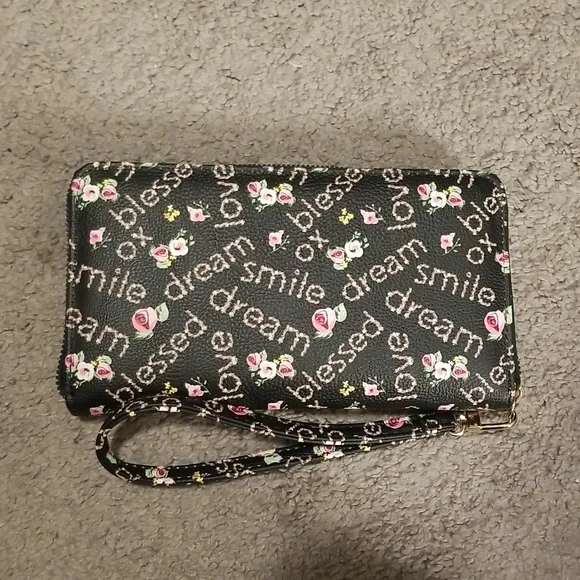 Betsey Johnson Floral Wristlet/Wallet - Picture 6 of 6